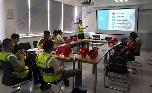 中天科技TPM項(xiàng)目組成員上?？疾飕F(xiàn)場(chǎng)